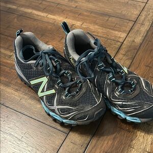 New balance woman’s 710 trail shoes